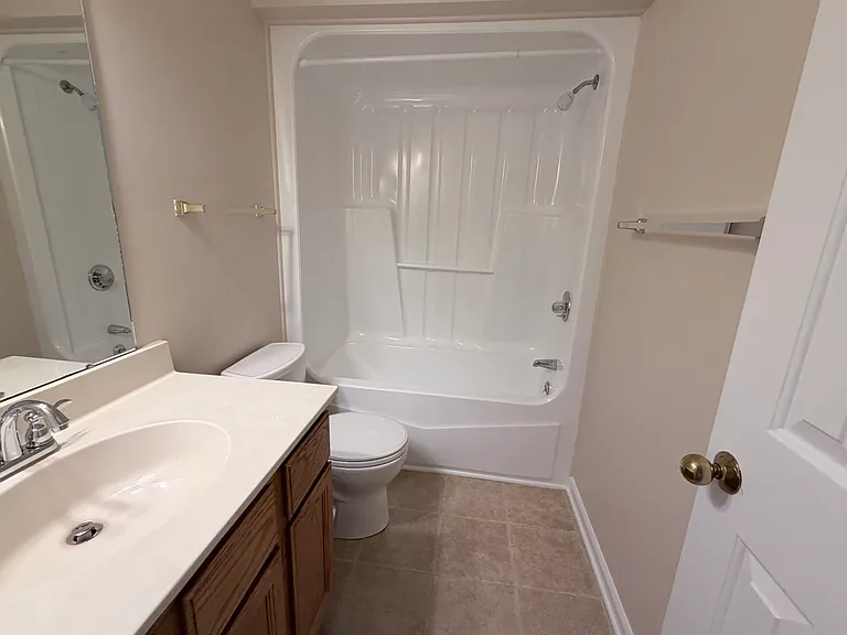 33 Forest Green Dr — Photo 18