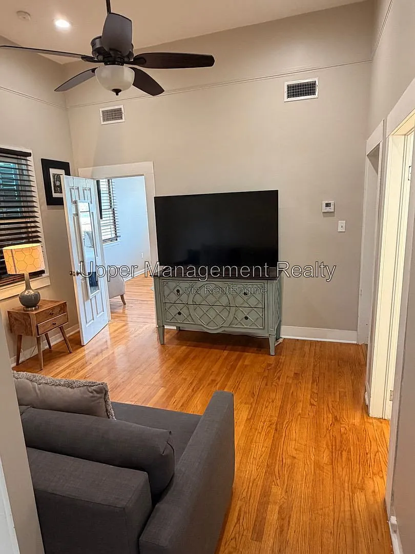 1 bed, 1.0 bath, 700 sqft, $1,450 — Photo 2