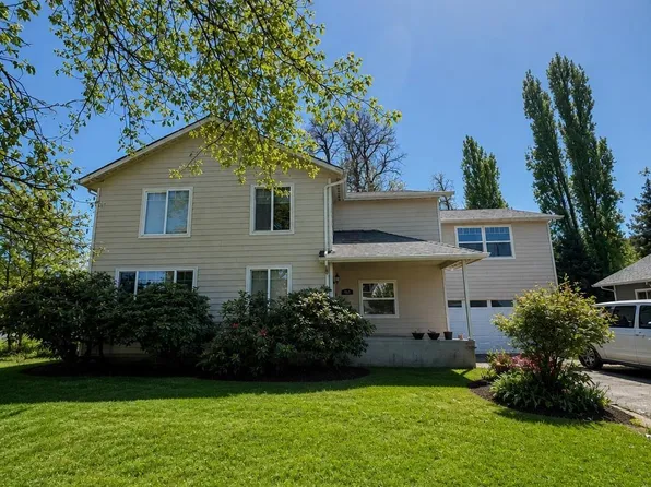 451 Oak Ter, Sweet Home, OR 97386