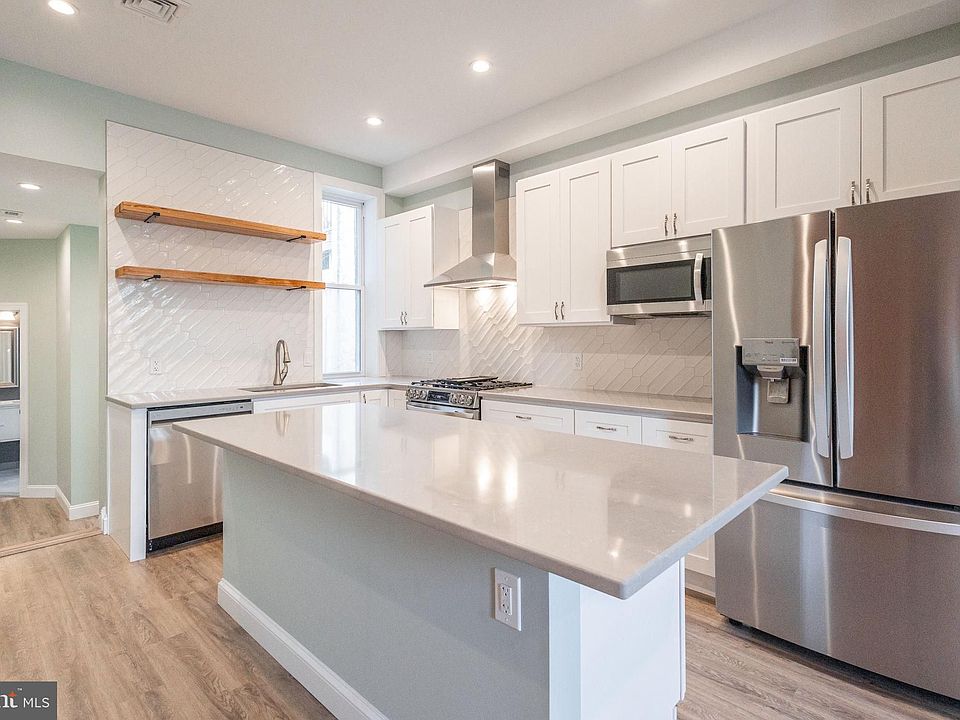 1st image of 3030 W Girard Ave #2