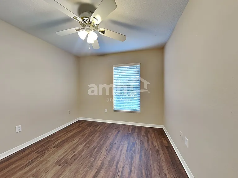 9423 Hunters Pond Dr — Photo 13
