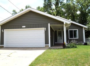 221 E Prairie St, Crystal Lake, IL 60014