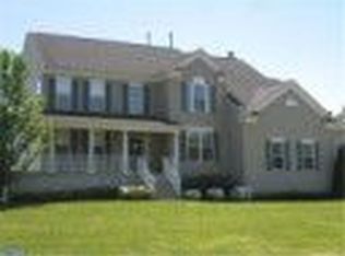 25 Sussex Ln, East Windsor, NJ 08520