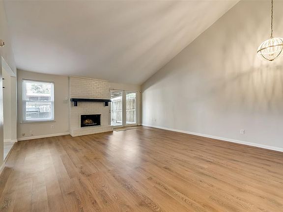 5th image of 4826 Rollingwood Ct