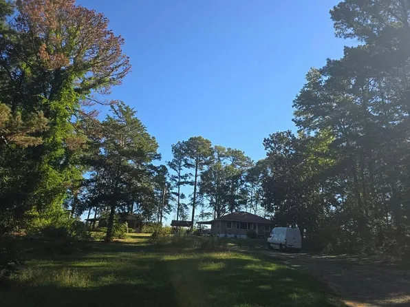 1363 Old Chipley Rd, Pine Mountain, GA 31822