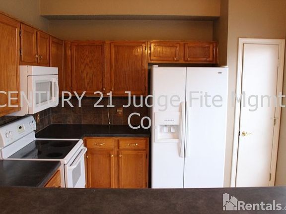 4th image of 7609 Clairemont Ave