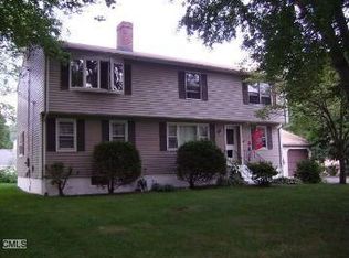 32 Frank St, Trumbull, CT 06611