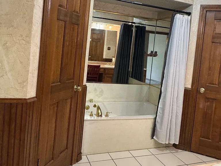301 S Walnut St — Photo 12
