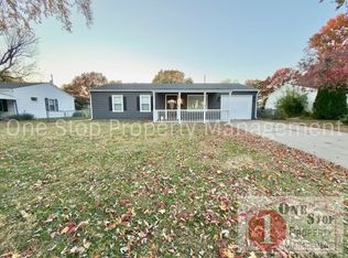 1306 N Redwood Dr, Independence, MO 64056