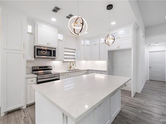 5th image of 2721 Garman St