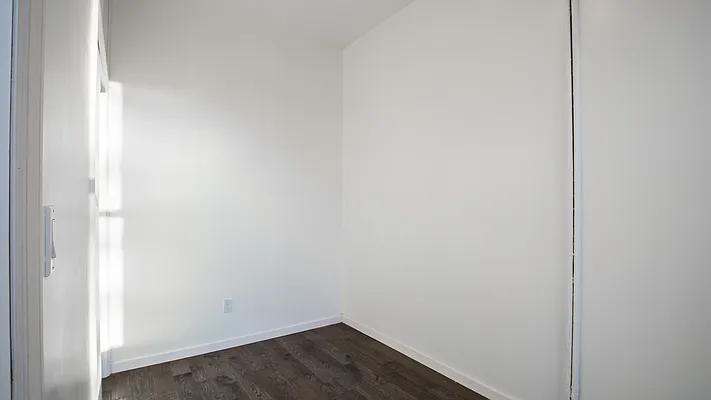 Rented by Nooklyn NYC LLC | media 18