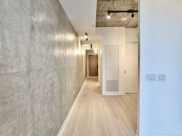 195 McCaul St #1412 — Photo 11