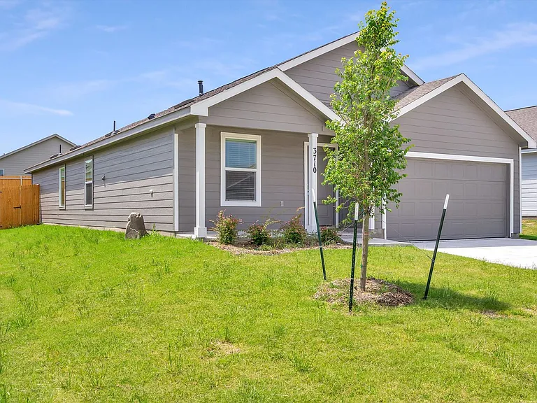 3710 Oleander Pl — Photo 2