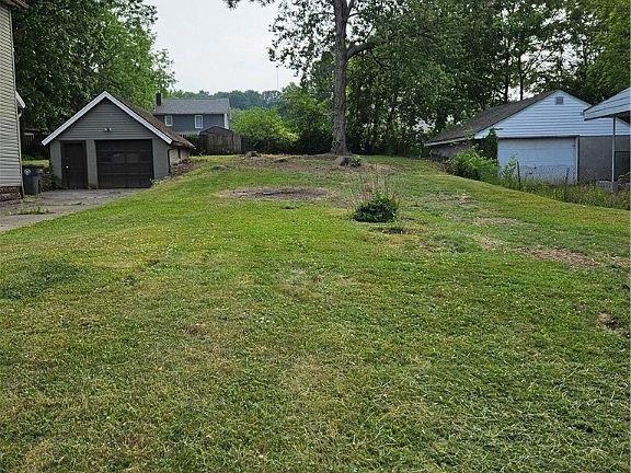 3rd image of 3532 Neilson Ave