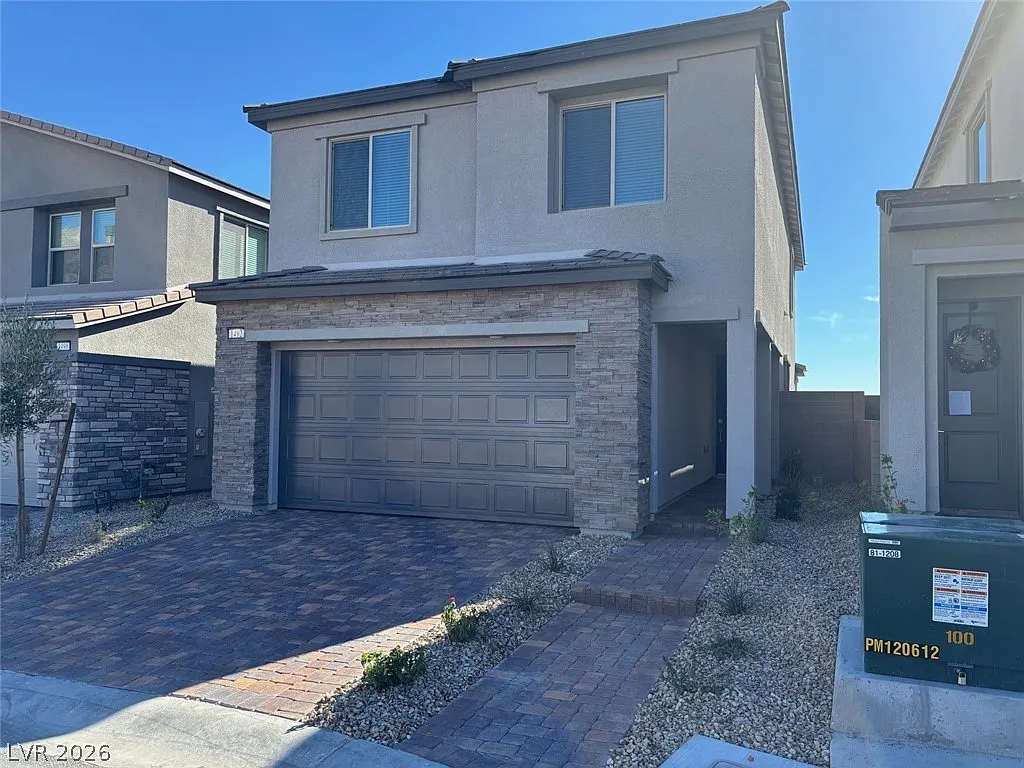 3 bed, 2.5 bath, 2055 sqft, $2,995 — Photo 1