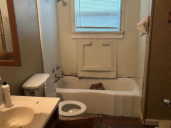 5th image of 5605 Hamilton Ave