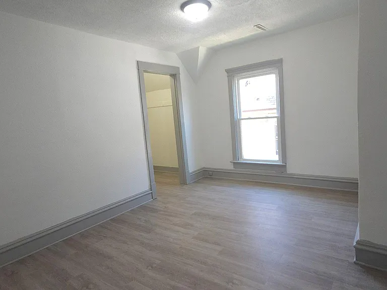 1709 Linden Ave #2 — Photo 24