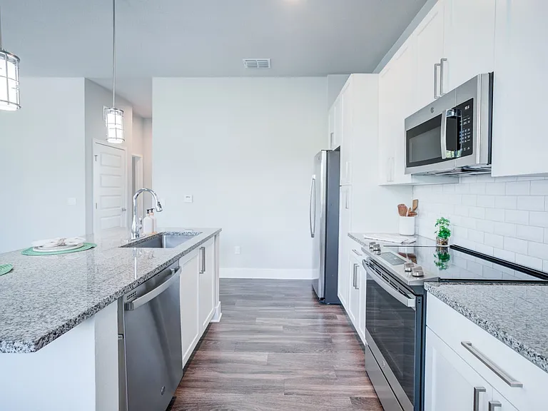 Viridian Reserve Apartments — Photo 29