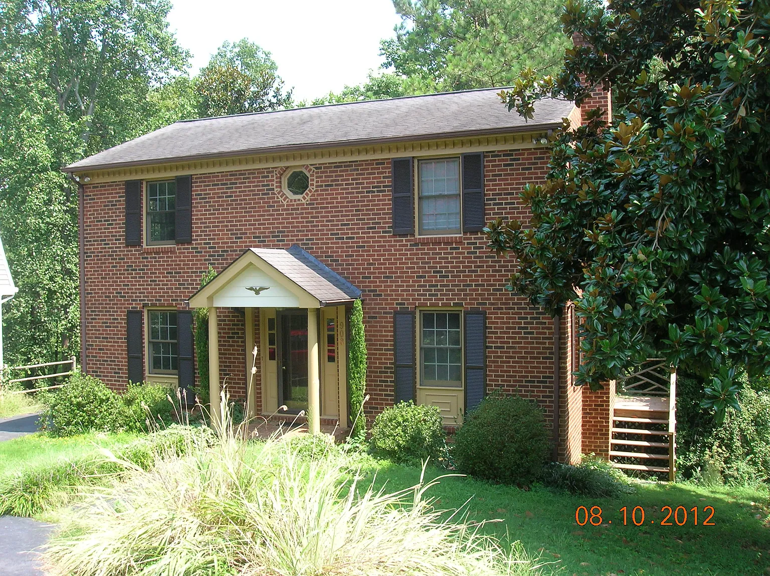 908 Marshall St photo 1