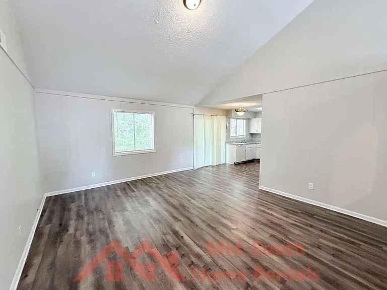 3809 Dante Ave — Photo 5