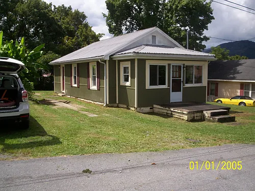 129 Jefferson St Photo 1