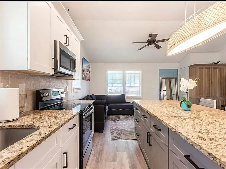 612 Cedar Ave NW #C — Photo 8