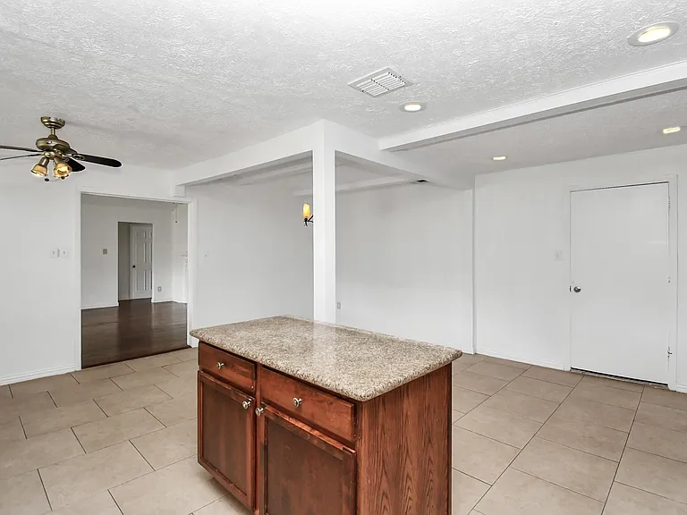 10131 Kent Towne Ln — Photo 15