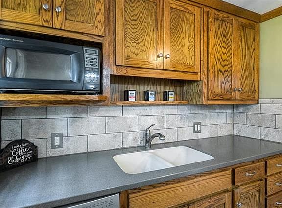 4th image of 8311 Mercier St