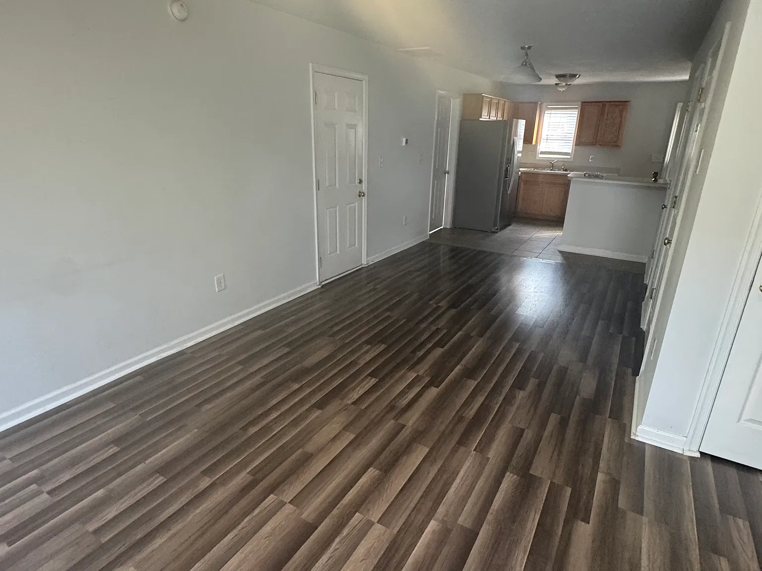3 bed, 2.5 bath, 1147 sqft, $1,650 — Photo 2