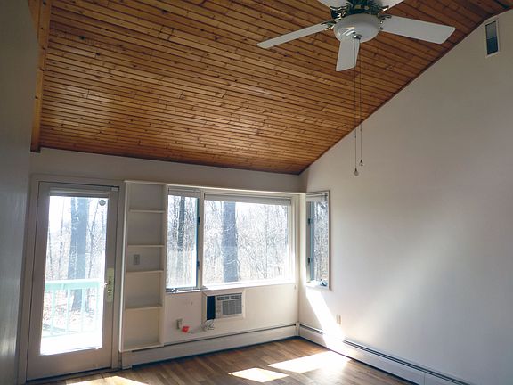 Master Bedroom - Main Level