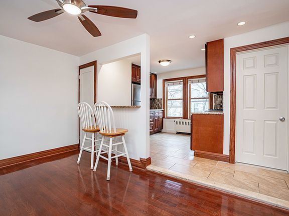 3rd image of 2060 33rd St #2