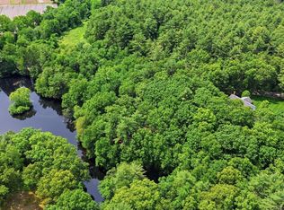 18-18 Powder Mill Rd #B, Concord, MA 01742