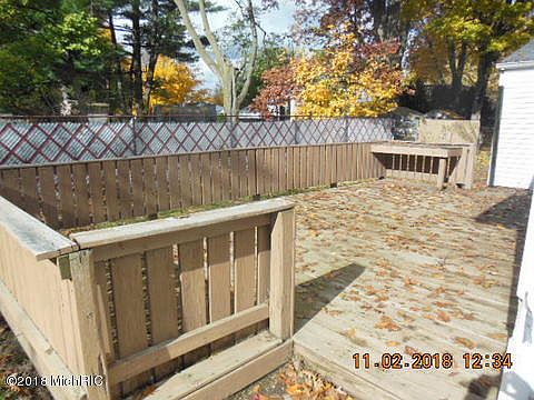 3rd image of 515 N Cedar St