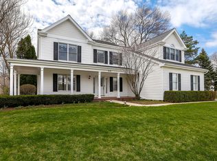 310 Southampton Dr, Geneva, IL 60134