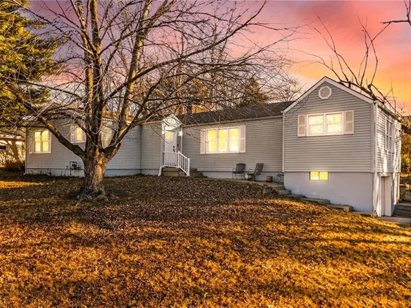 5405 N Central St, Kansas City, MO 64118