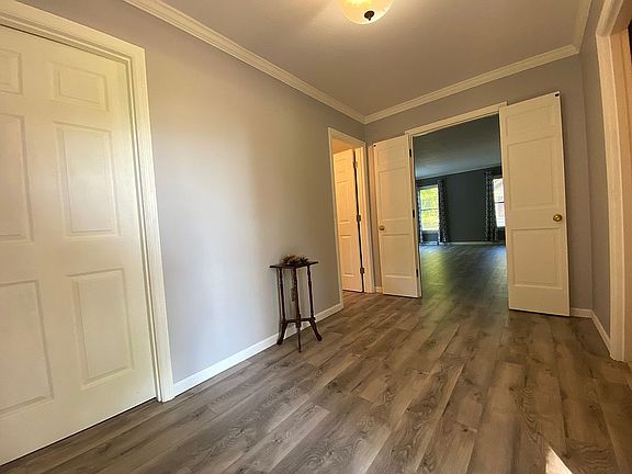 Entry: New floor/Fresh paint