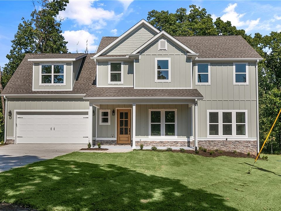 1st image of 9 Saint Andrews Ln