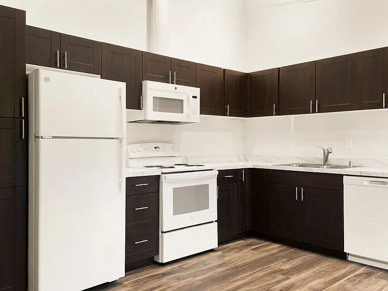 Sheridan Square Apartments — Photo 85