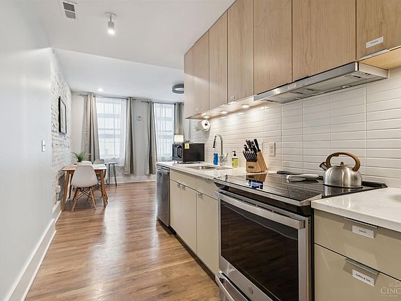 4th image of 11 E Court St #202