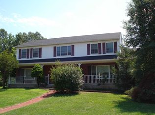 9 Thornberry Way, Poughkeepsie, NY 12603