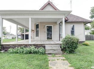 527 N Cottage St, Taylorville, IL 62568