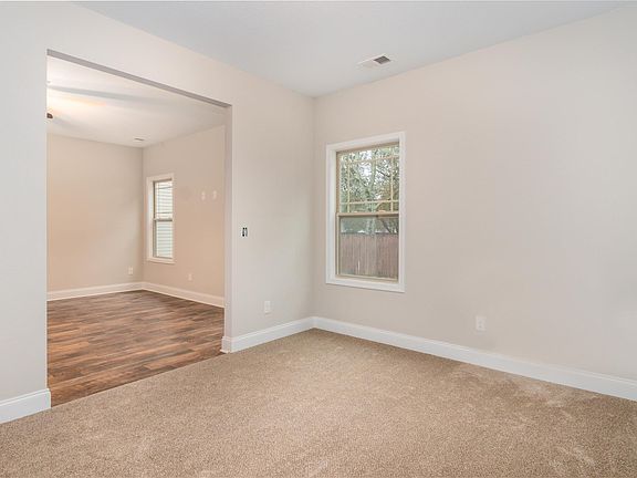 5th image of 219 Eastwoods Section #5