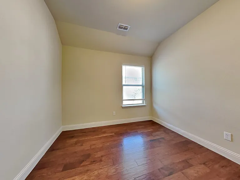 504 Fossil Creek Dr — Photo 16