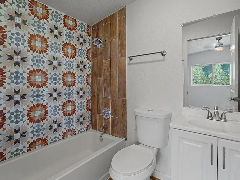 206 Sofia Pl — Photo 7