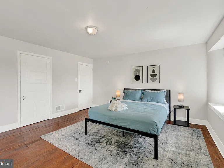 211 Gale Ln — Photo 27