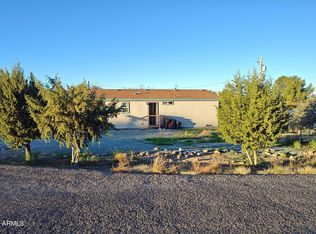 16125 S Apache Dr, Mayer, AZ 86333