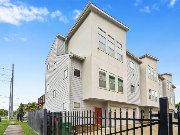 1902 Fletcher St, Houston, TX 77009