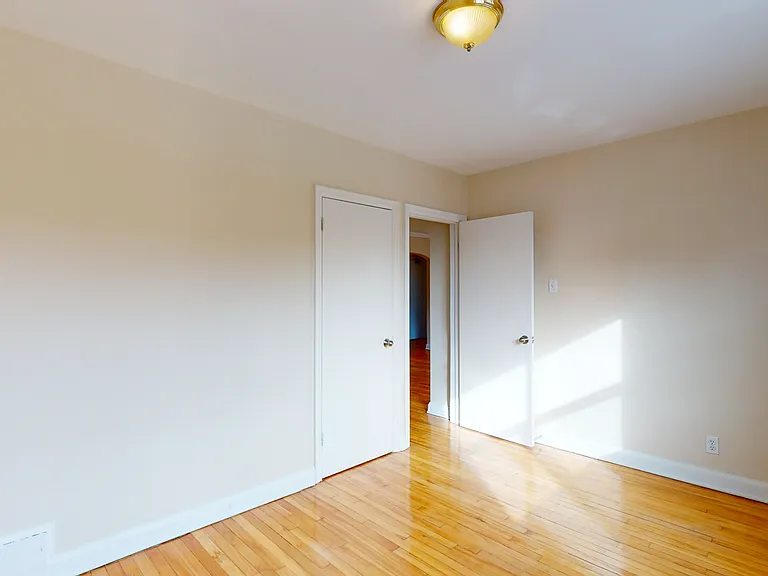 385 Besserer St — Photo 38