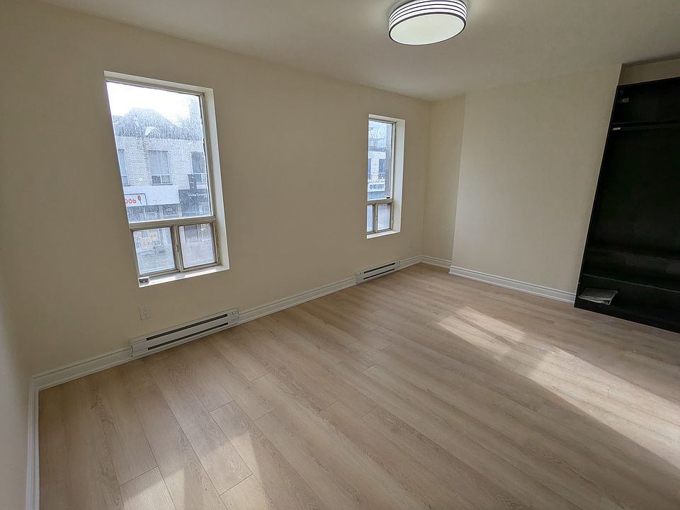 1st image of 614 Bloor St W #2