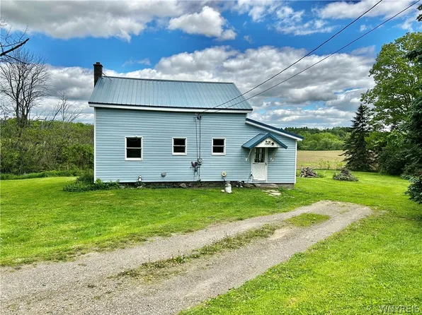 10920 McKinstry Rd, Delevan, NY 14042